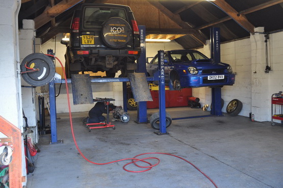 Mike-Ackland-Motors-repair-mot-vehicle1